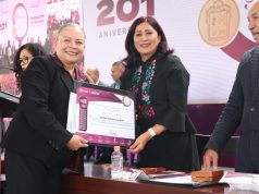 Alcaldesa Rosi Wong entrega preseas al mérito civil en el 201 Aniversario de Tecámac